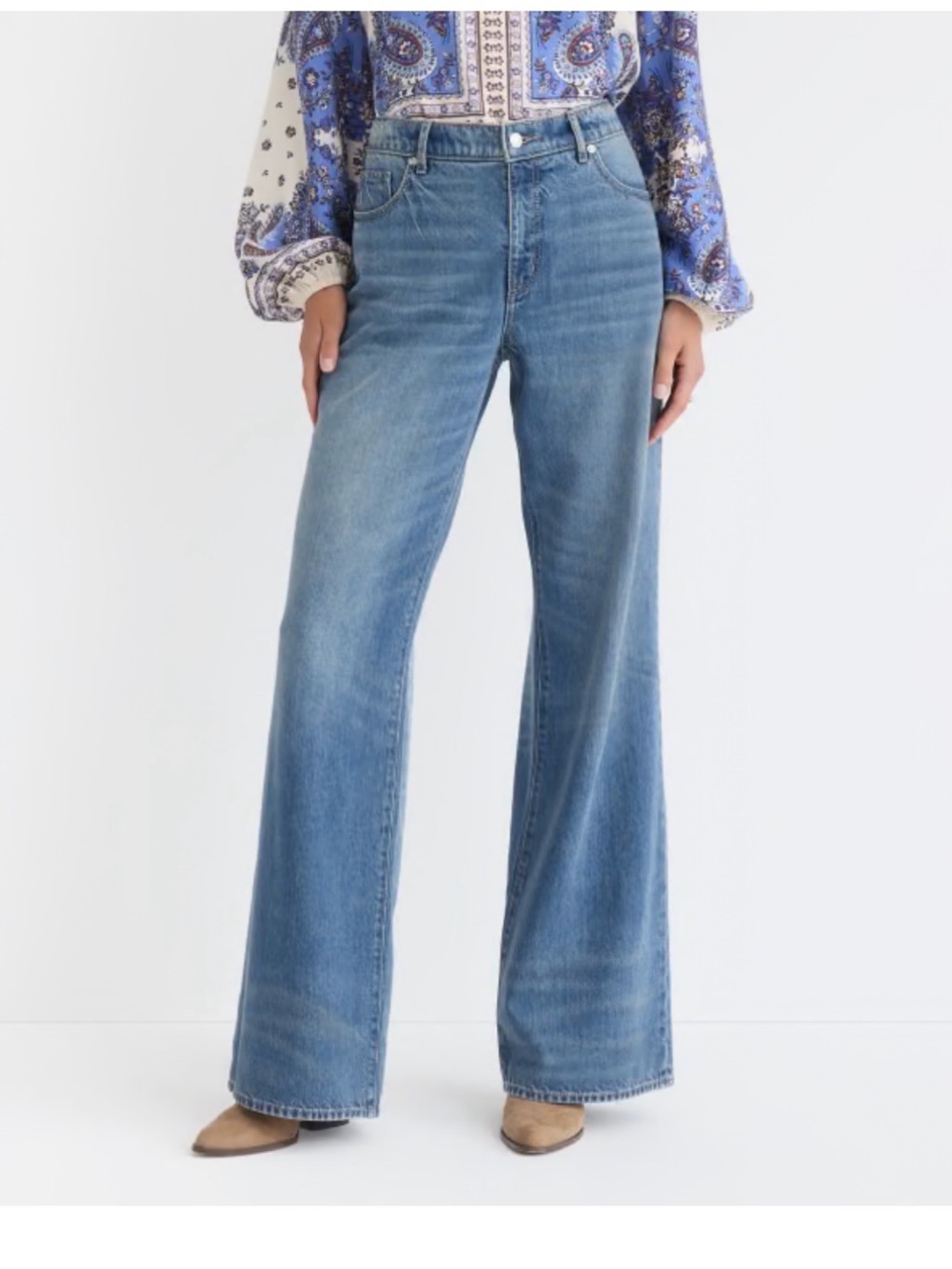 LOFT Curvy Mid Rise Wide Leg Jeans in Classic Mid Wash